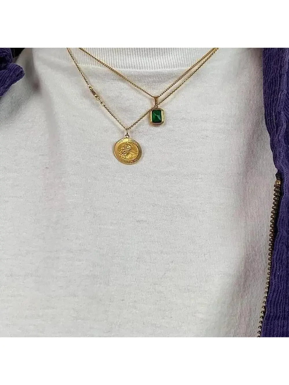 Classy minimalist Gold Chain Green jewel pendant necklace. Chain is unisex. 18